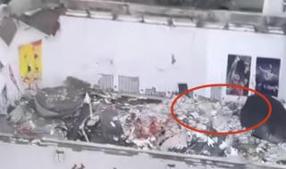 坍塌体育馆屋顶堆置珍珠岩